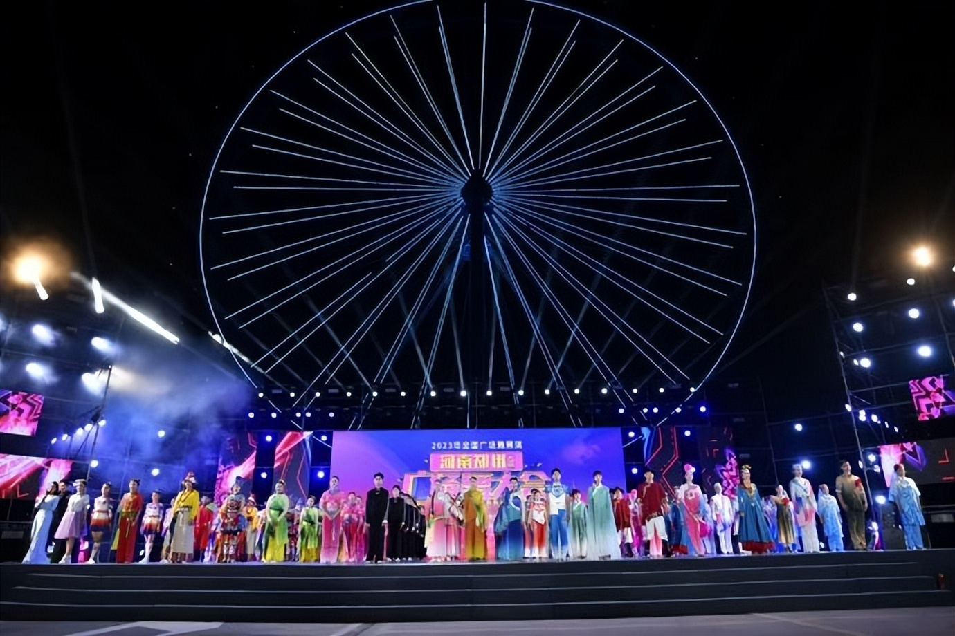 全国广场舞大赛河南代表队,全国广场舞北京集中展演圆满举行