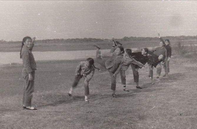 20张珍贵老照片图片,50张老照片里的旧时光