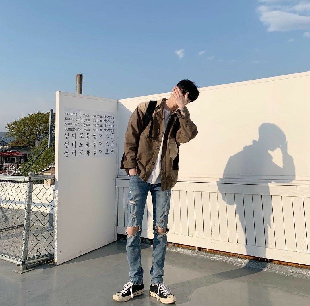 胖mm黑色短袖牛仔裤配绿色帆布鞋,白色牛仔裤搭帆布鞋秋冬穿搭