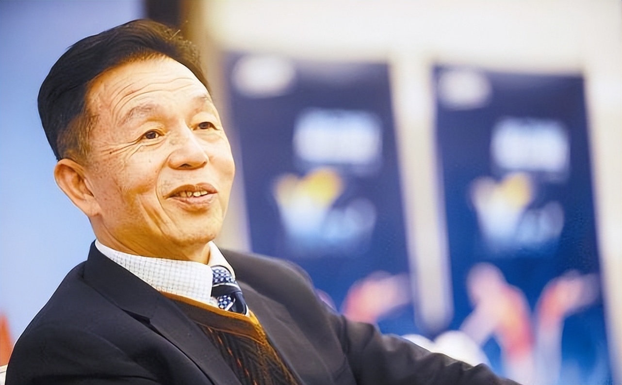 福建穷小子，靠卖卫生巾逆袭成富豪，身家22亿，合伙人却惨死