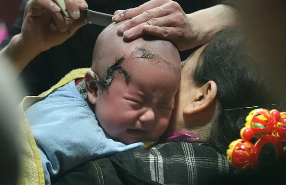 给小孩理发选择什么天气好,天气热可以给宝宝多理发么