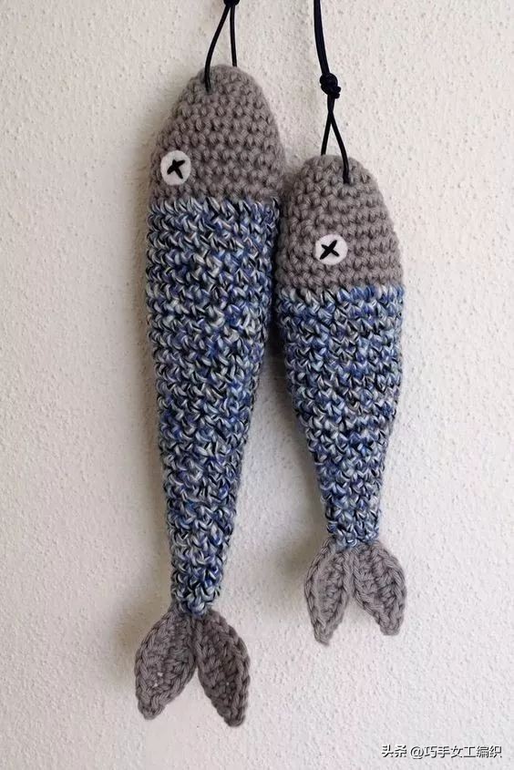 她只用零线就把鱼钩出了百变的花样，还超实用，真是太聪明了！