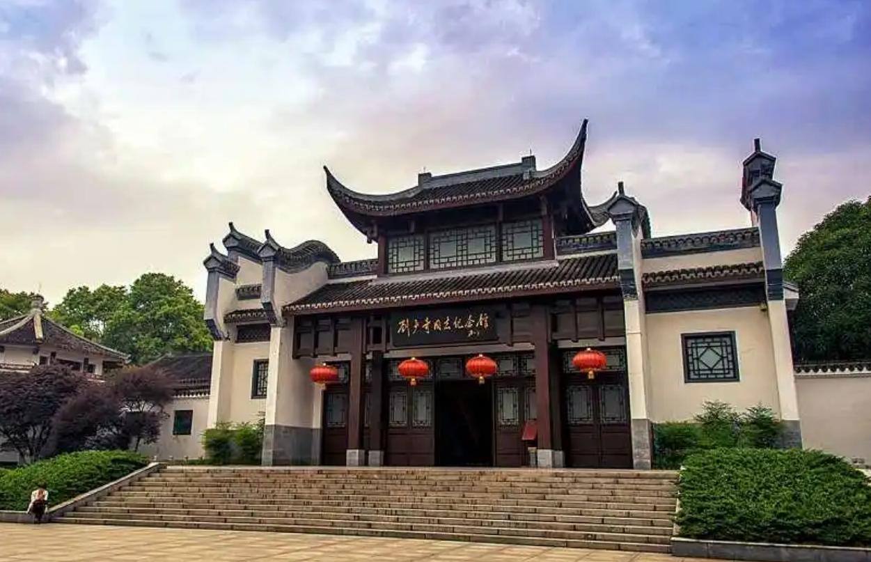 2006年王光美弥留之际，说了三个字花明楼，儿女们瞬间泪如雨下