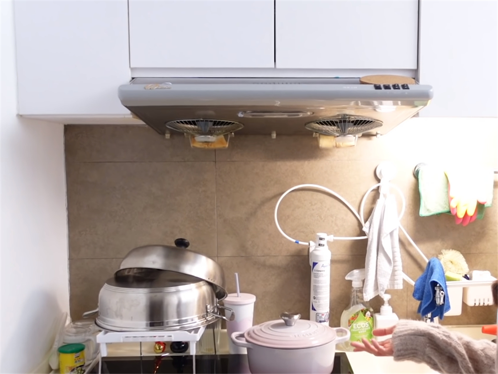 香港一家四口住70平米房子,香港小情侣住100平米房子