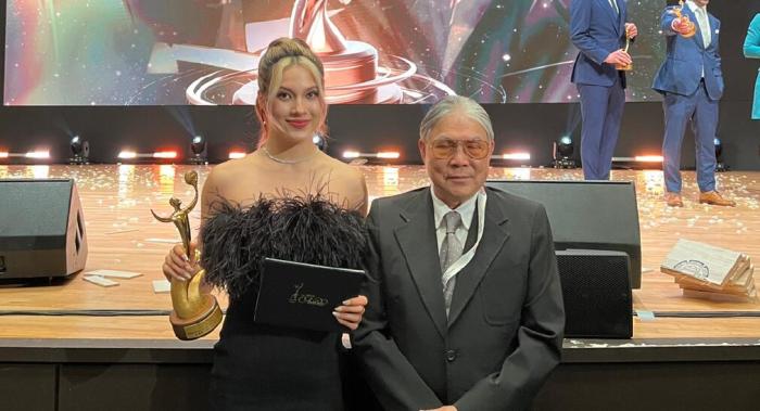 霍启山看香港足球队,霍启山看足球比赛