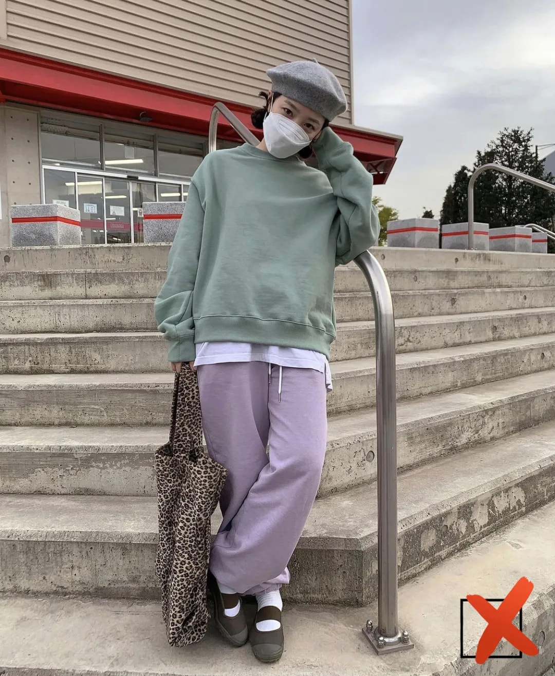 卫衣的几种经典穿搭技巧,烂大街的卫衣怎么穿才好看