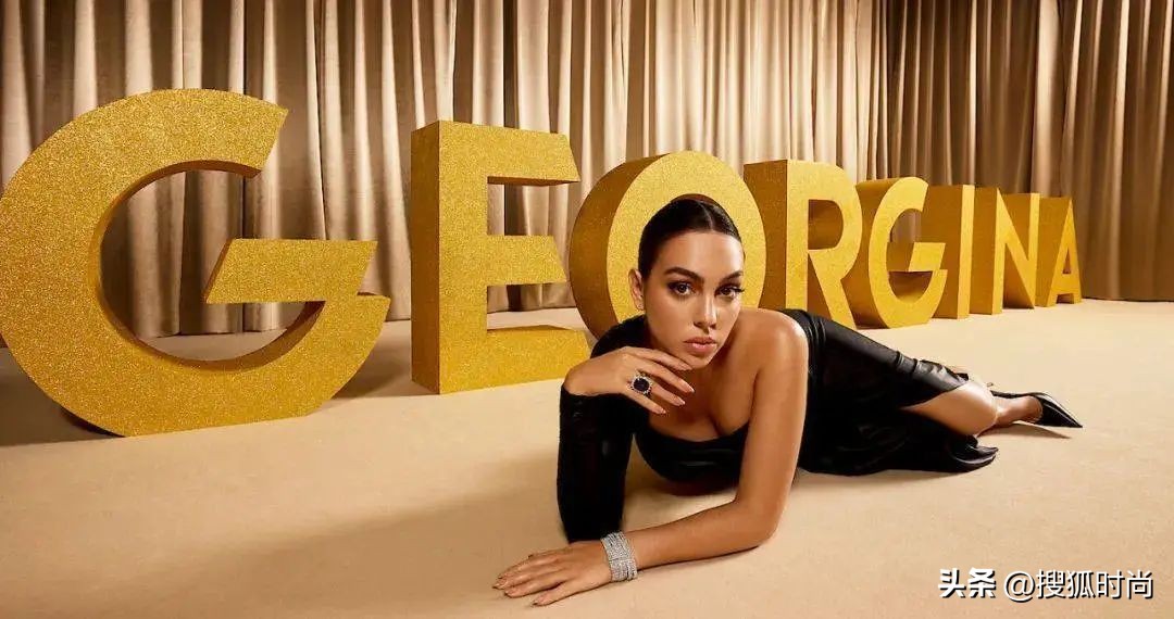 柜姐实现爱马仕自由，足球巨星C罗的女友可不只是个性感的*物尤**