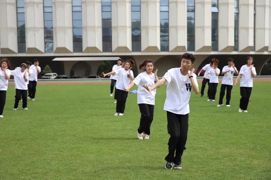 齐舞沈阳城市学院,沈阳城市学院百人齐舞