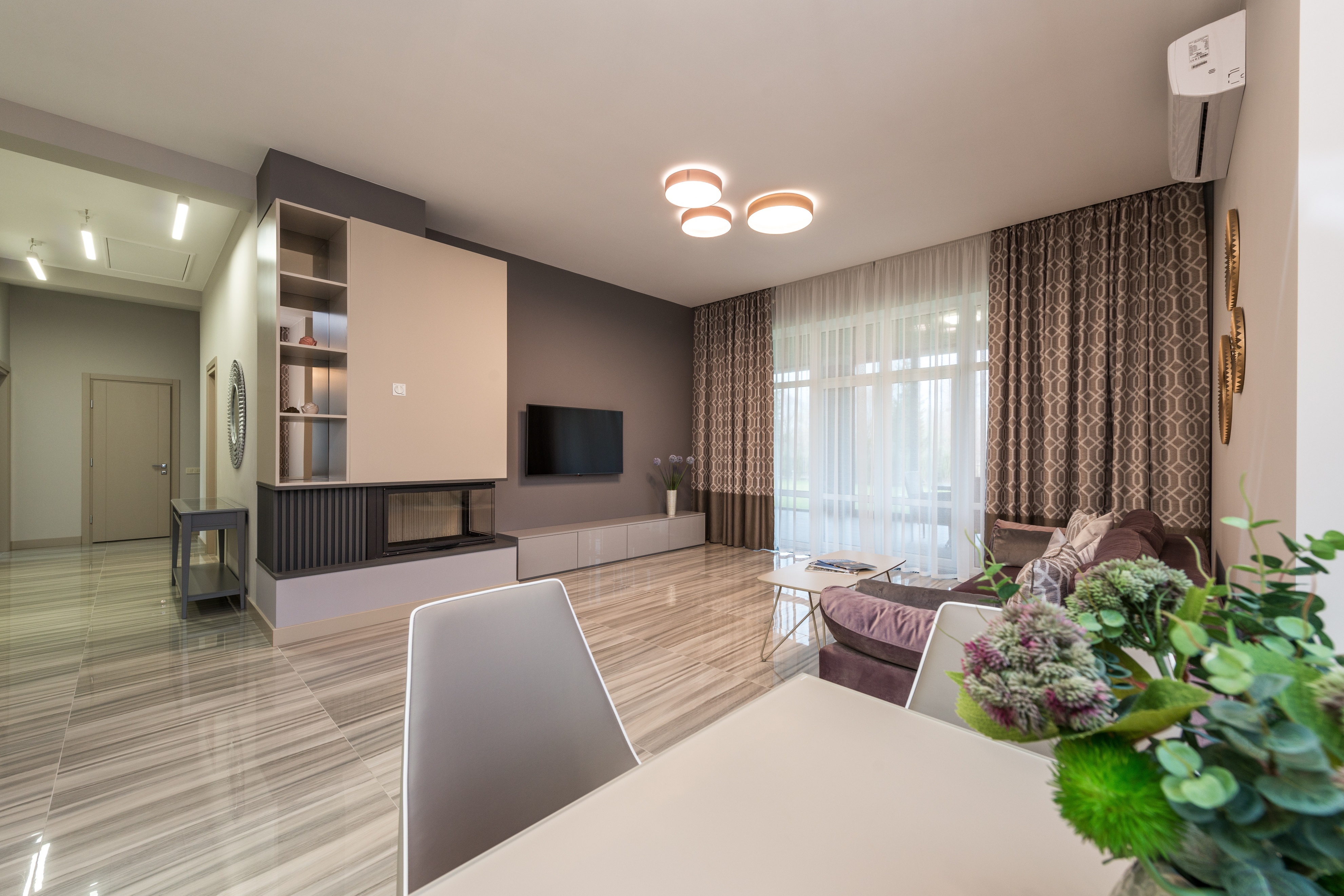 卧室装空调还是客厅装空调,客厅空调和卧室空调哪个用处大