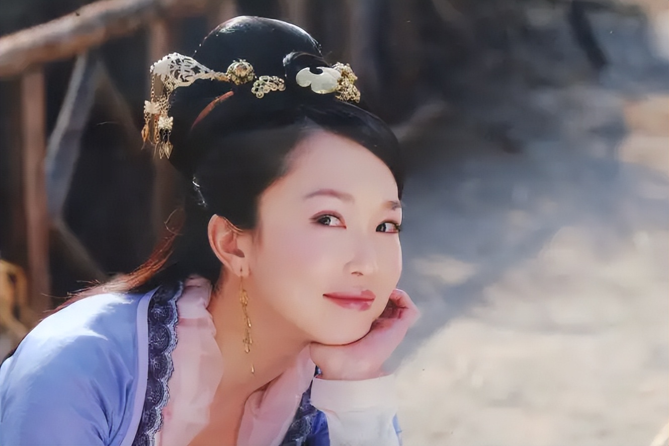 娱乐圈塌鼻子宽鼻翼好看的女明星,塌鼻子也能美出圈