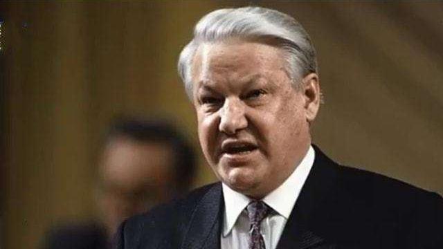 上任就掀翻超级寡头，一人之力让俄罗斯复苏，普京到底有多刚？