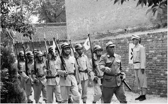 历史小说：刺死鬼子亲王的战士经过连番激战终于逃出鬼子包围圈