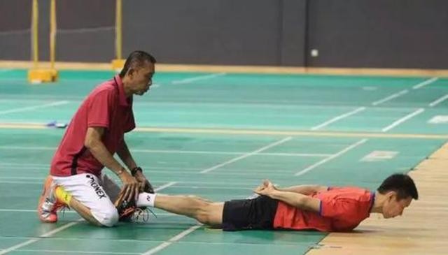 李宗伟患癌后复出视频,李宗伟早期鼻癌症状