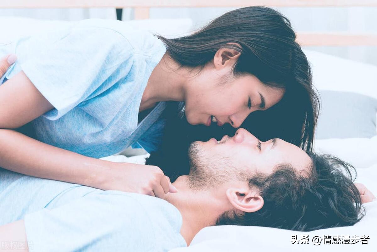 男人睡觉喜欢搂着对方是什么心理,睡觉喜欢搂着男人是什么性格