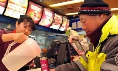 麦当劳最实惠又便宜的炸鸡汉堡,麦当劳炸鸡汉堡