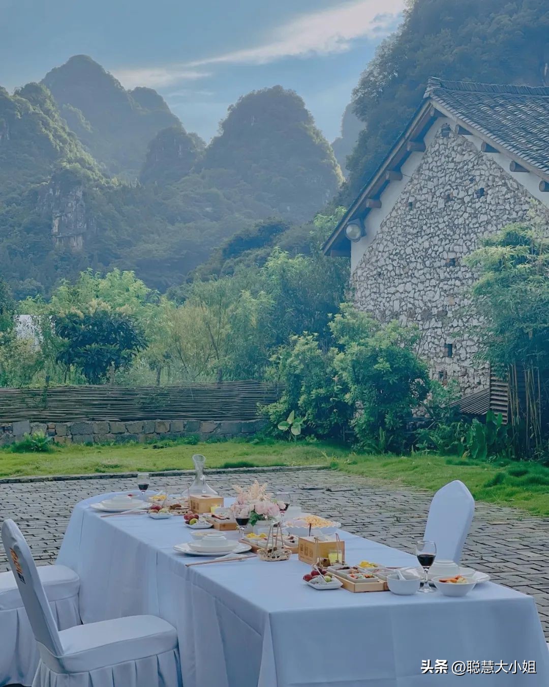 贵州兴义万峰林油菜花盛开时期,贵州兴义风景区万峰林