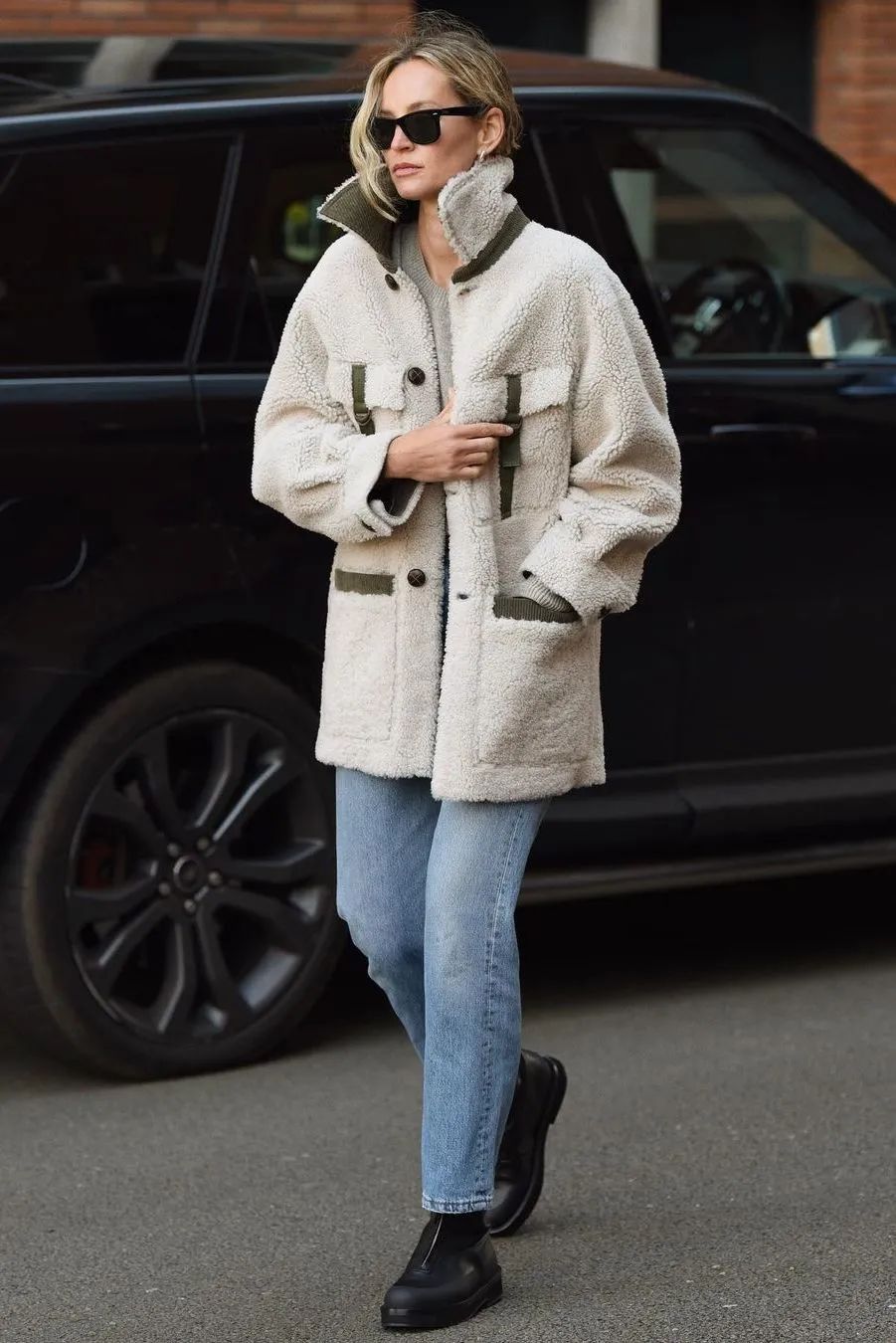 穿长裤显腿长的小白鞋,百搭鞋子秀气显脚小短靴