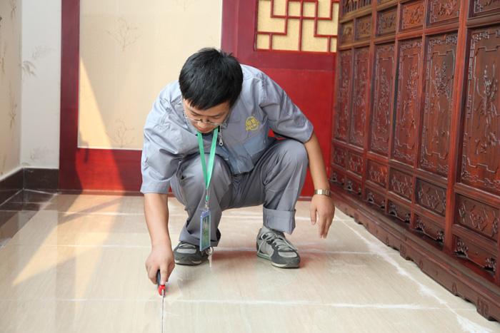 铺好瓷砖到底应该不应该美缝,铺瓷砖到底需要不需要美缝呢