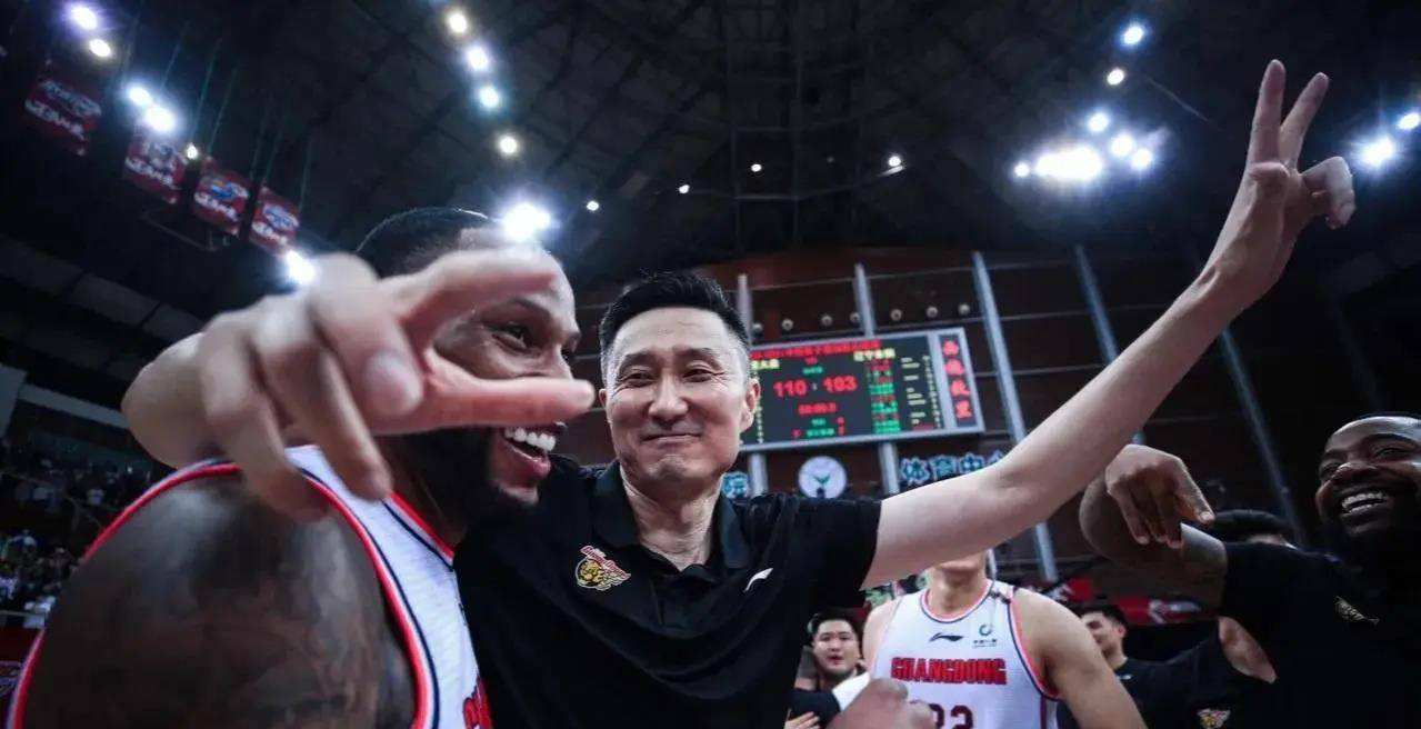 广东宏远杜锋现在怎么样了,广东宏远篮球俱乐部低谷