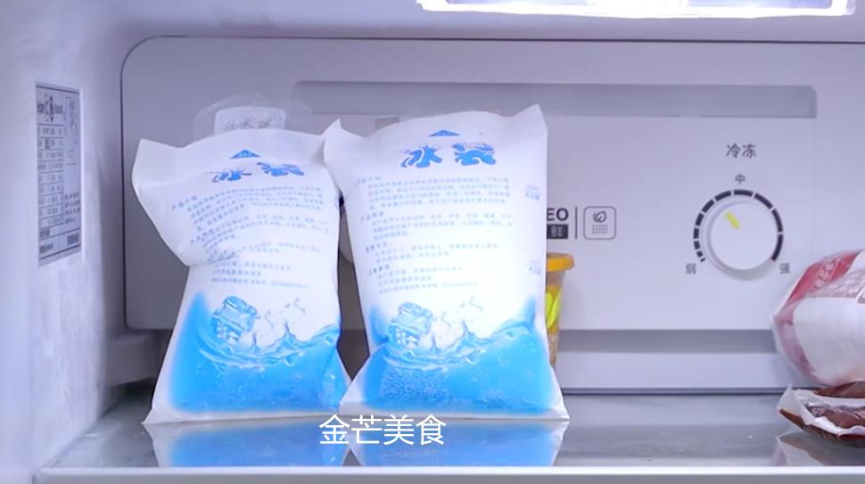 冰箱放一张纸省电方法,冰箱里放一卷纸真的能省电吗