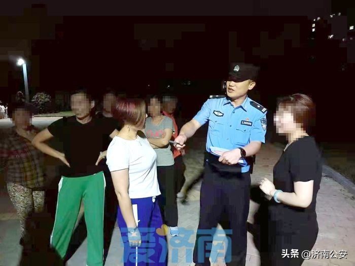 就挺热闹🤣这个派出所长为“投诉人”建了个群…