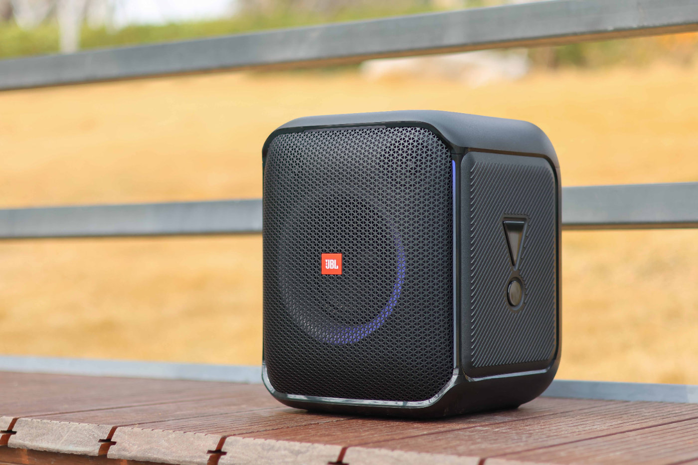 双无线话筒大功率蓝牙音响,jbl户外音箱710对比评测