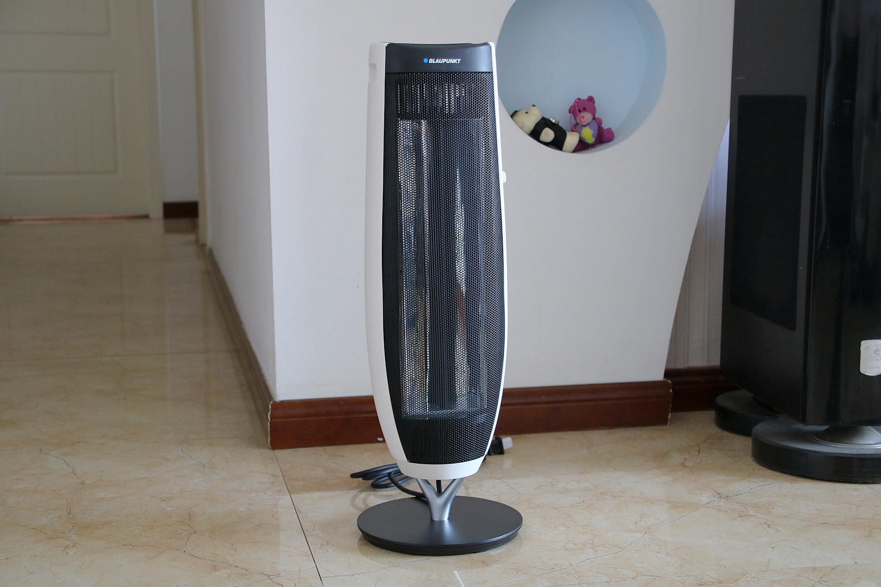 自从有了蓝宝这个“小太阳”，这个冬天家里从此不再寒冷