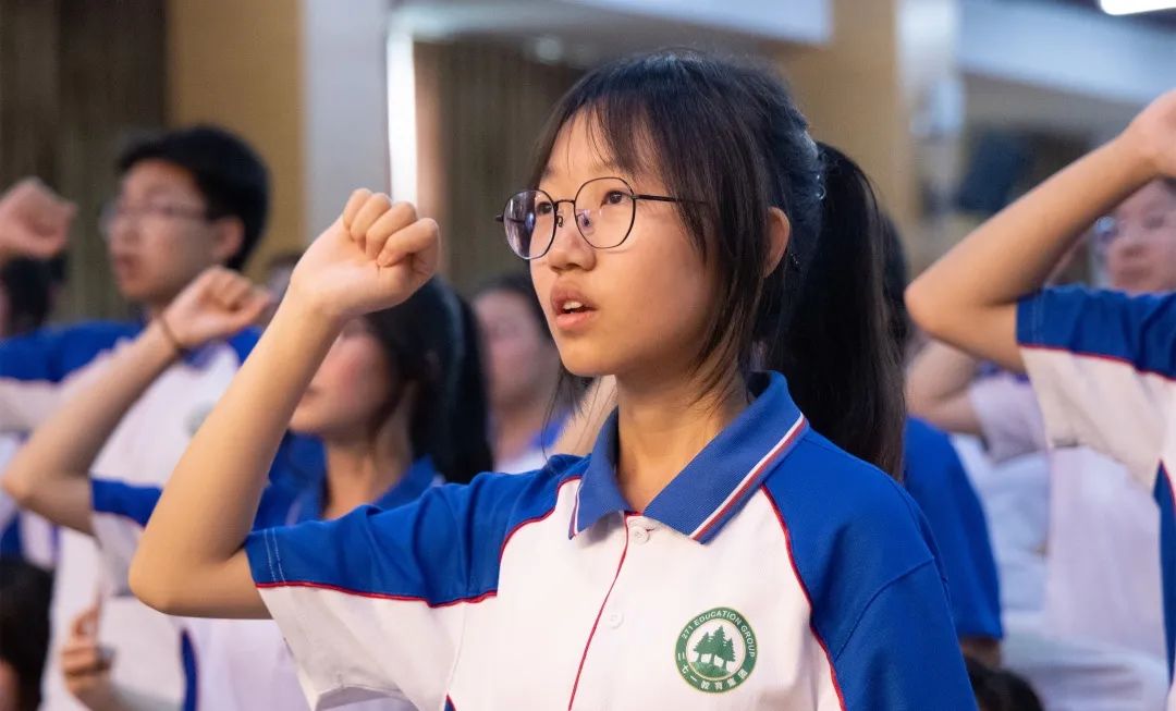 挥洒青春活力放飞青春梦想,激扬青春放飞梦想主题班会设计