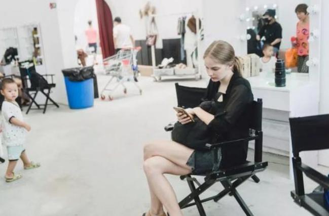 大部分模特一个月的真实收入揭秘,国外模特一个月能挣多少钱