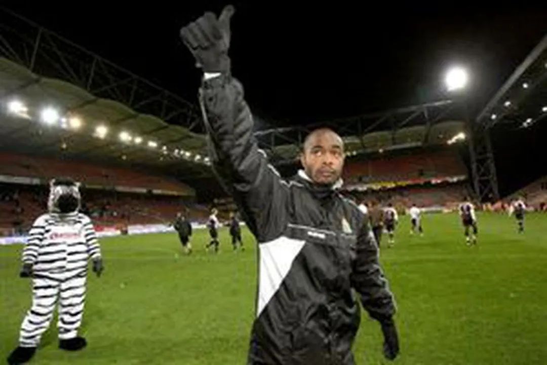 布里斯小传丨年少父亲踢球养家，法甲射手定居成都