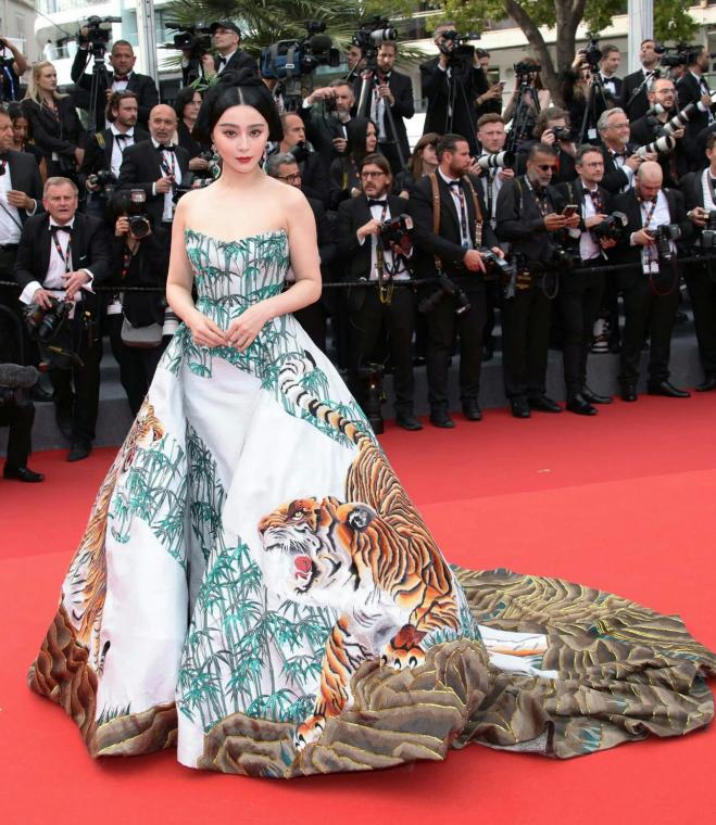 12年后再看王学圻：当年他和相伴40年的发妻离婚，不是因为范冰冰