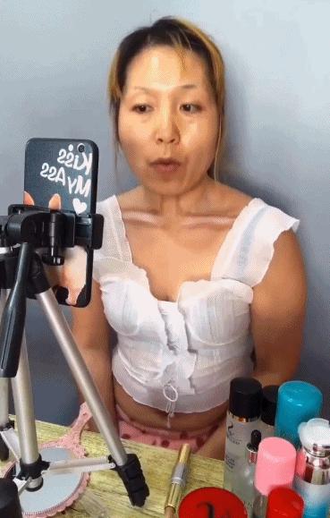 杭州小伙与“女友姑妈”同居4年后，发现姑妈就是自己的女友