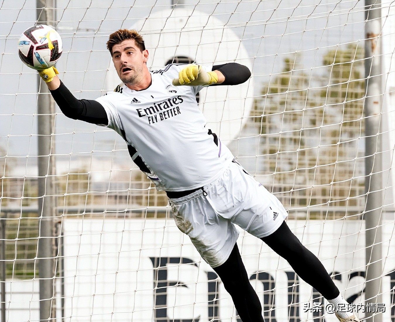 门将恢复,门兴门将受伤