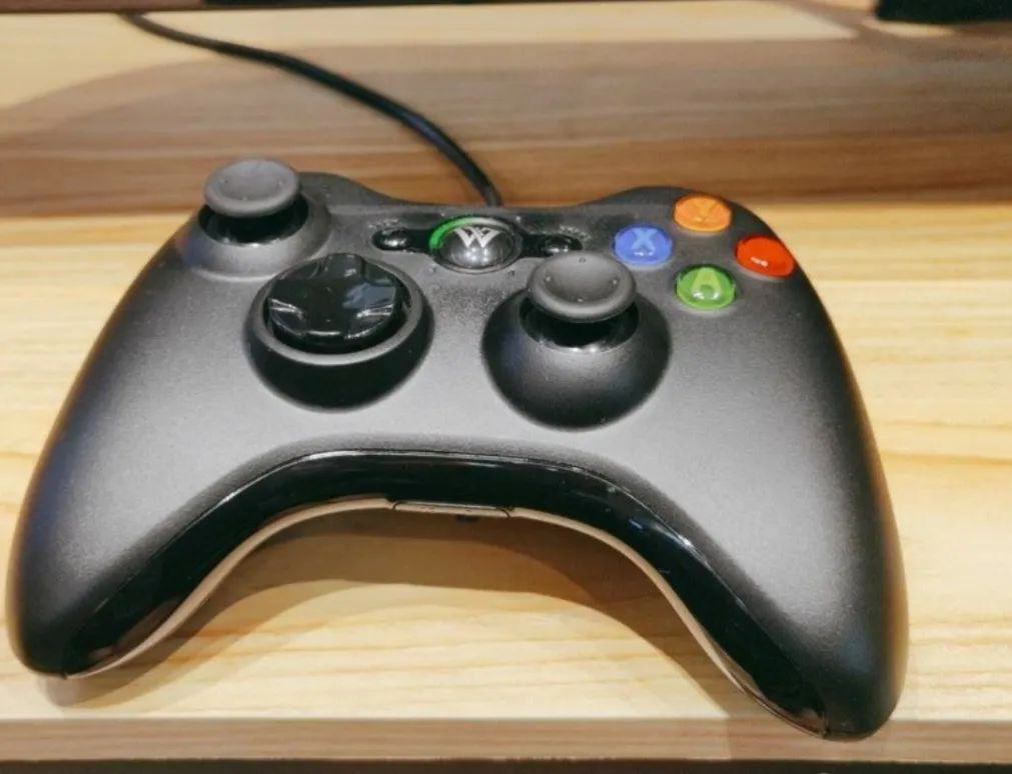 我在没有店员的共享主机店待了一天