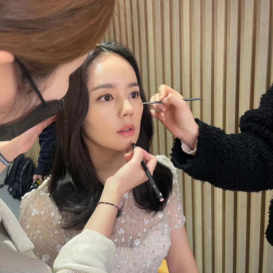 韩国最受欢迎的两个整容模板,韩国最新整容模板大换血