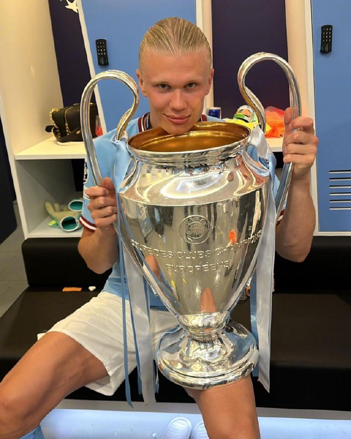 22-23赛季曼城欧冠夺冠之旅,2012年曼城欧冠小组出局