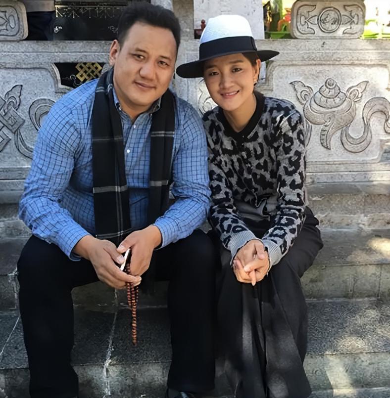 降央卓玛和她的三个孩子近况,降央卓玛一共几次婚姻