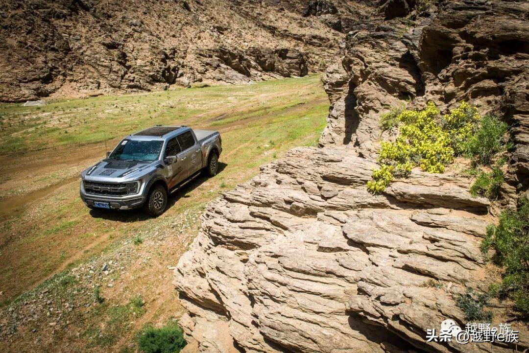 全新福特f-150猛禽最新消息曝光,第三代福特f-150猛禽依旧硬核