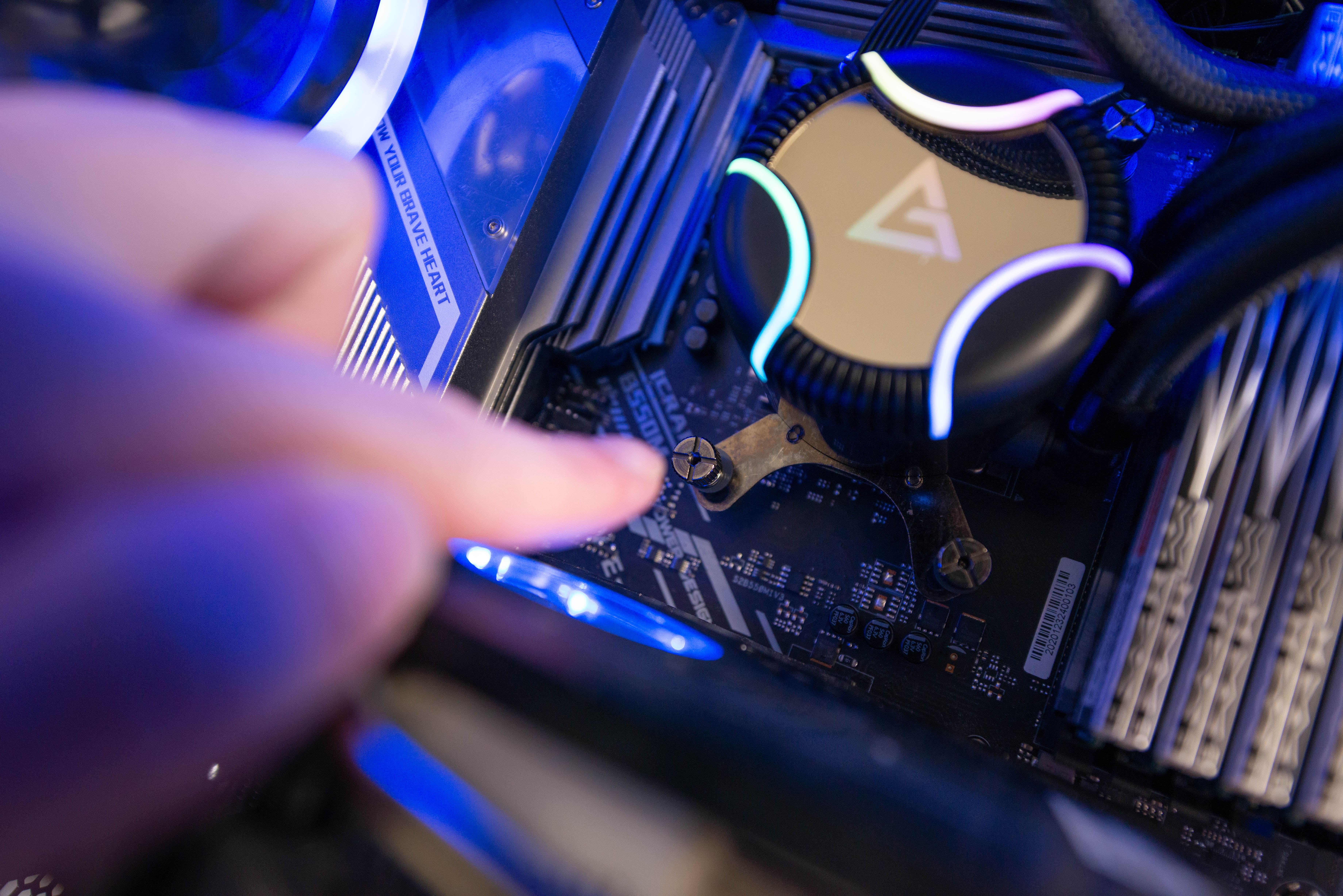 diy水冷显卡教程,电脑组装rgb灯光