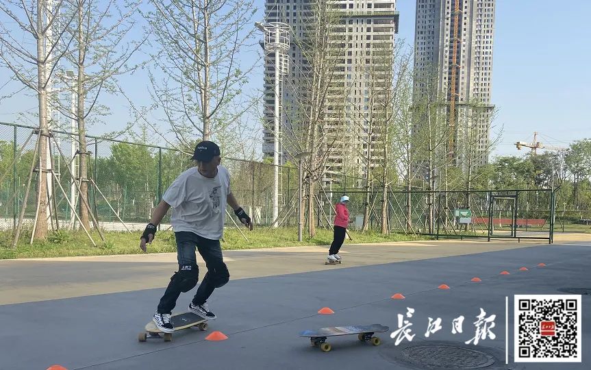 武汉新滑板场,武汉专业滑板店