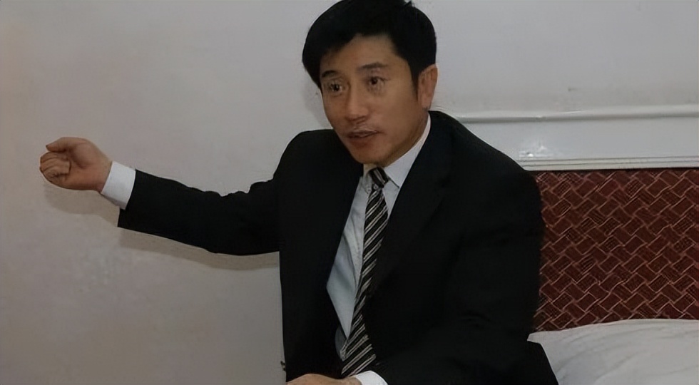 东北巨骗*相贵陈**：与赵本山合作，花182万买手机号，最终锒铛入狱