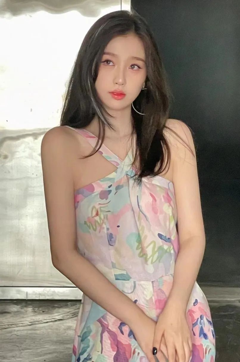 波浪卷发简单编发,人鱼微卷编发造型