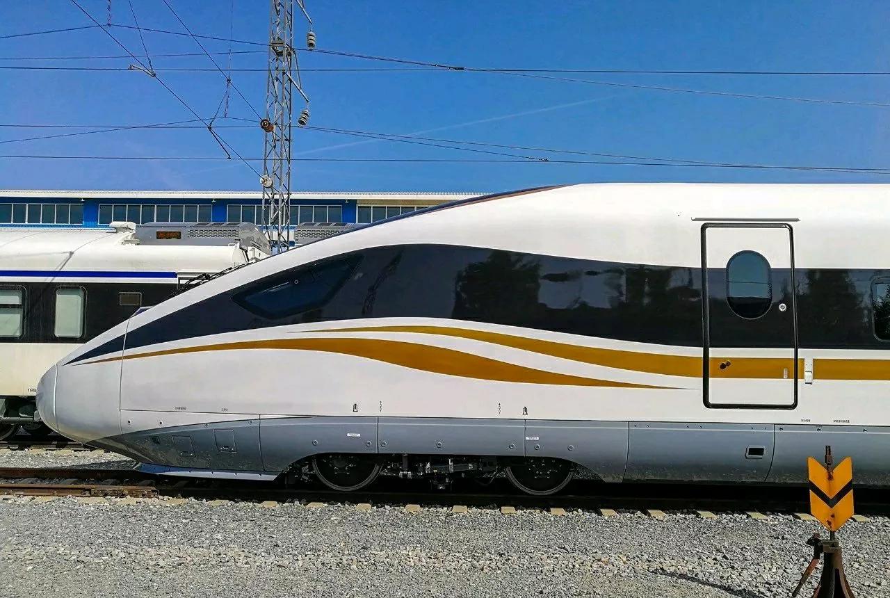 这几辆复兴号动车组你认识哪些,复兴号动车组标识样子