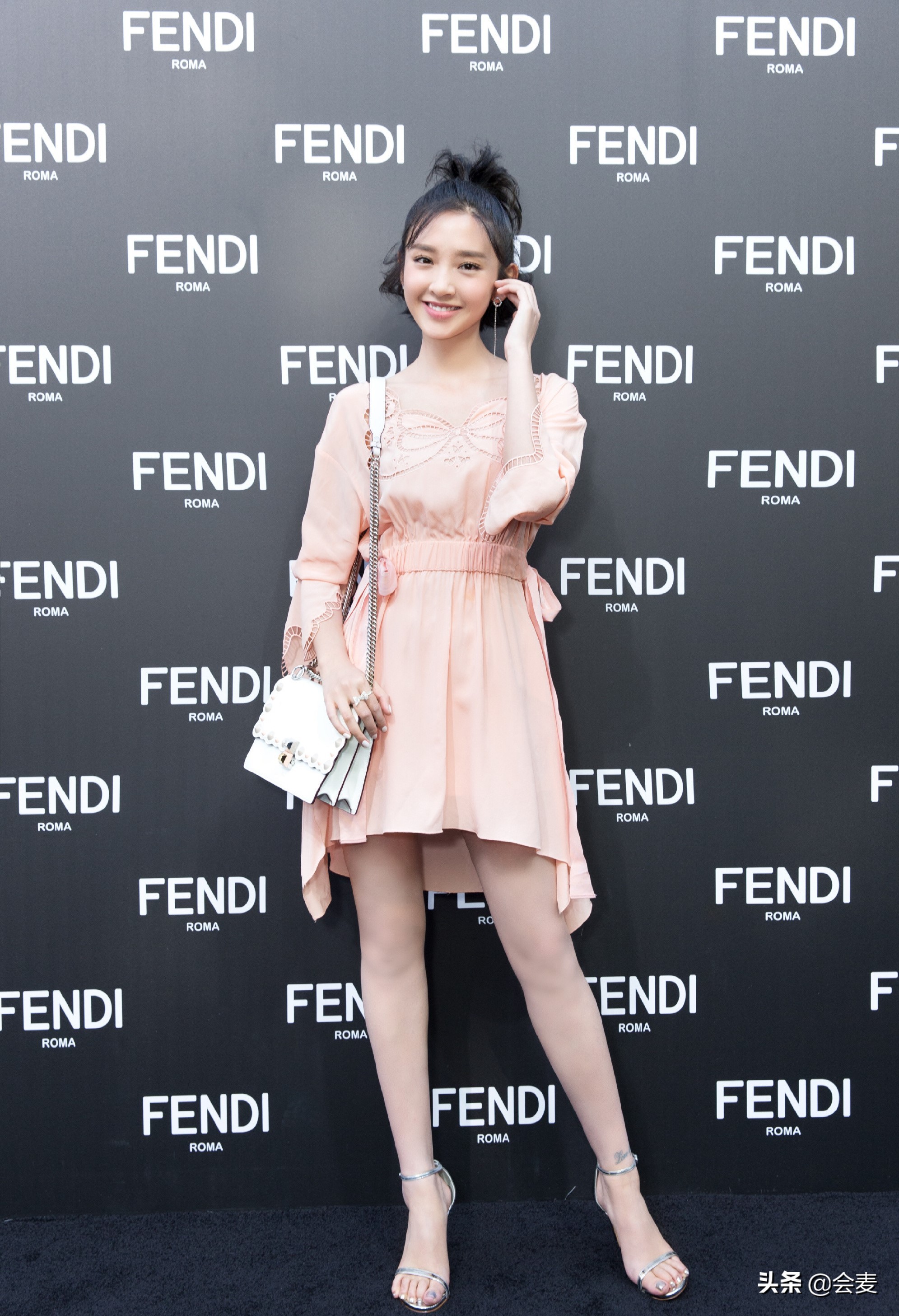 张若昀与唐艺昕fendi合体,唐艺昕芬迪