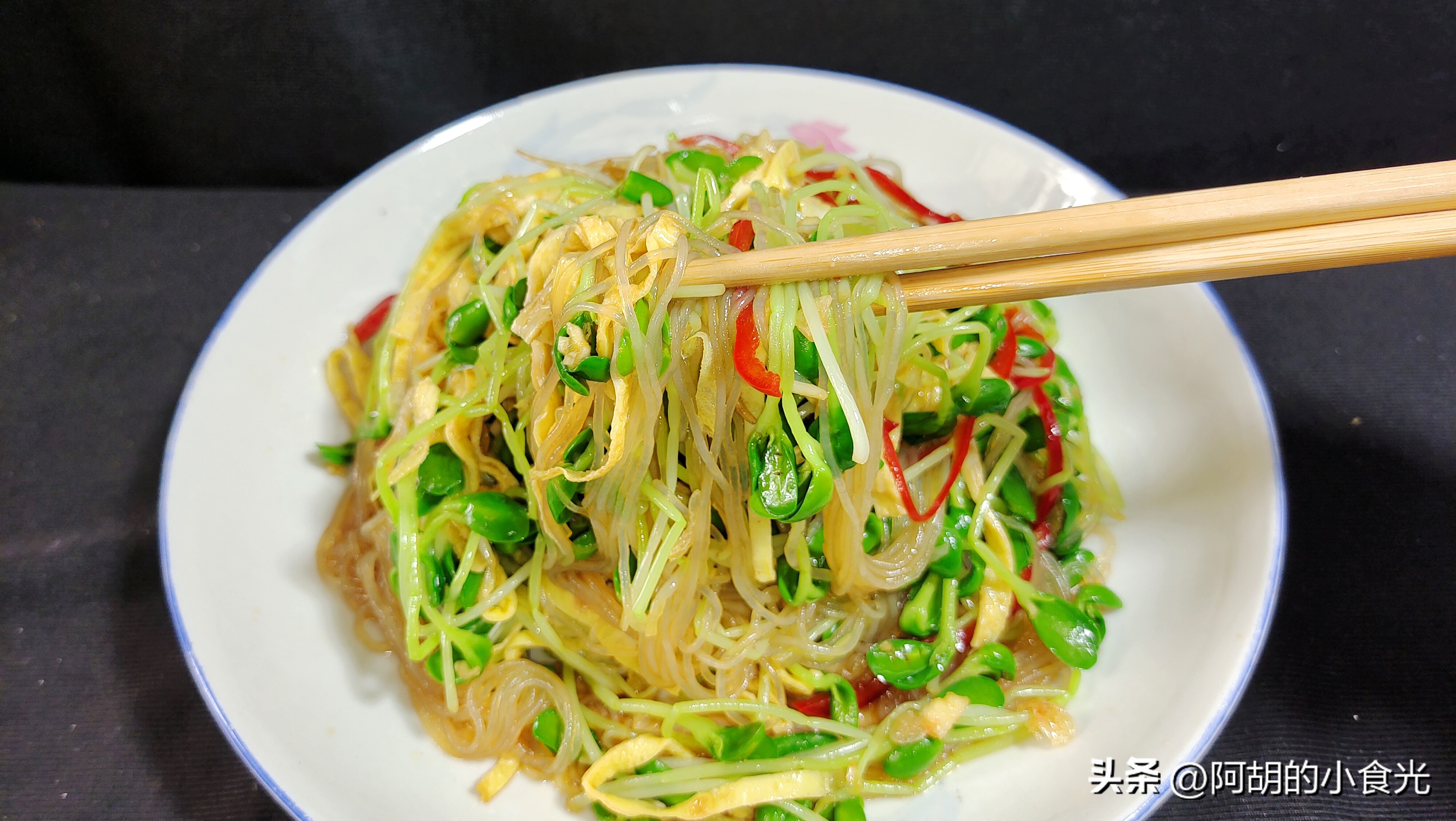 豆苗凉拌酸甜口,凉拌豆苗菜最好吃的做法湖南
