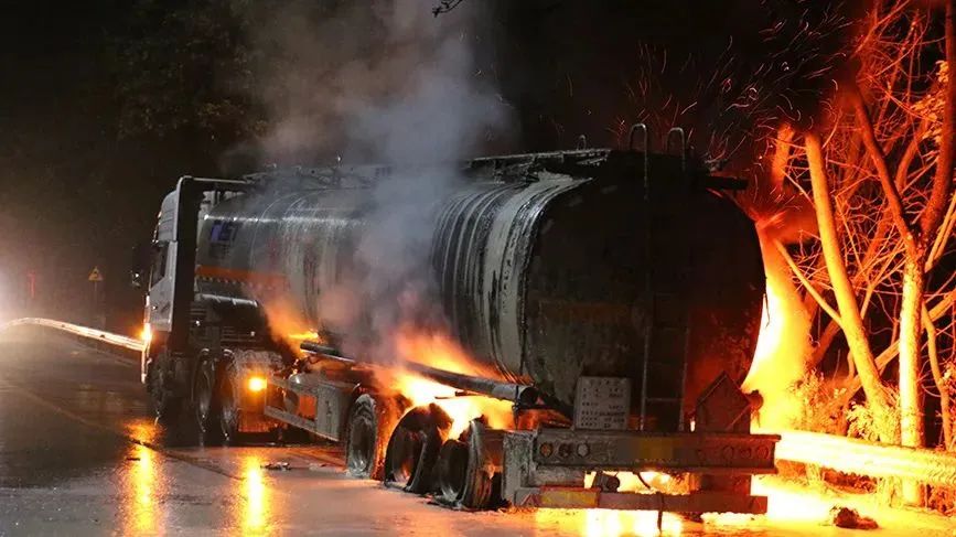 泾阳公安丨交警开展危险品运输车辆专项整治行动+发布危险品运输车辆行车安全提示