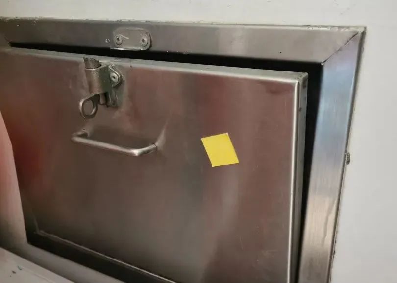 新加坡为什么那么多垃圾桶,新加坡超市不卖垃圾袋吗