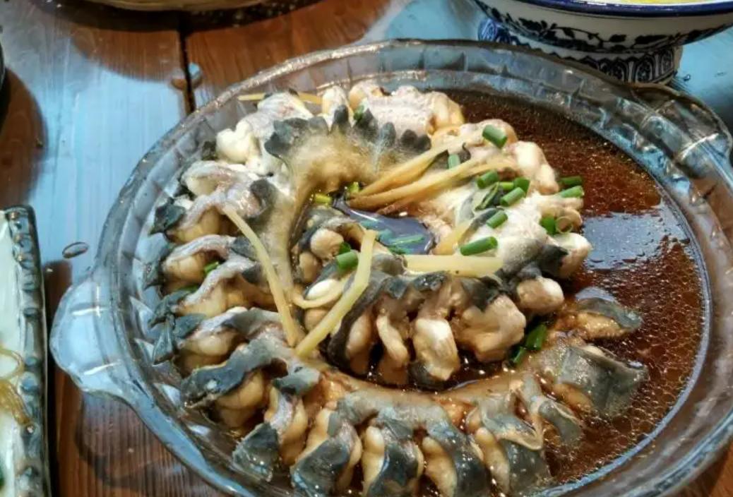 骞胯タ鐢峰瓙閽撲笂鎬奔,骞夸笢鐢峰瓙鍦ㄤ笢姹熼挀璧风綍瑙侀奔