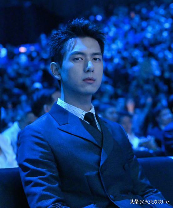 迪丽热巴、李现、杨紫荣获微博年度表现力演员，他们有什么共同点