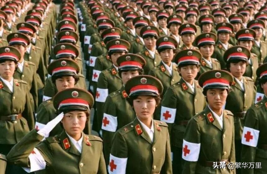 解放军76年军装,解放军各个时期的军服有哪些款式